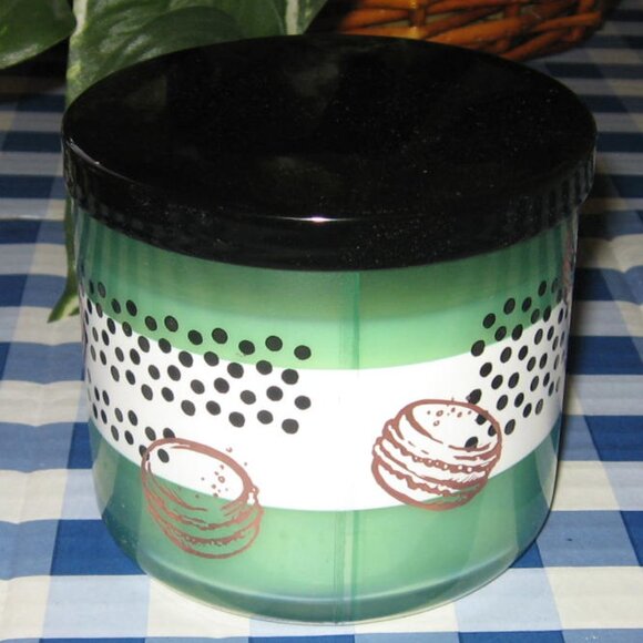 BBW Emily In Paris Macaron Cloud 3 Wick Candle 3 Wick Candle Limited Edition NIB - Picture 3 of 8